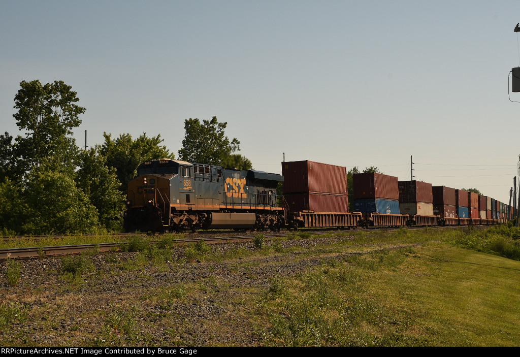 CSX 858